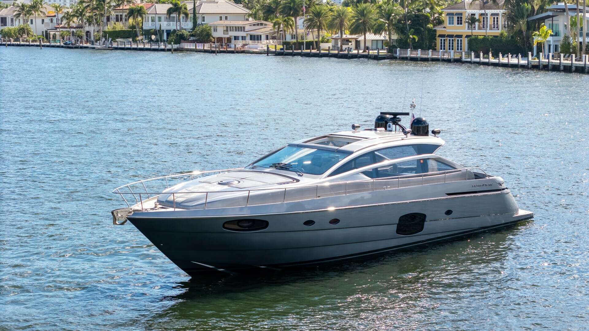 2016 62' Pershing photo