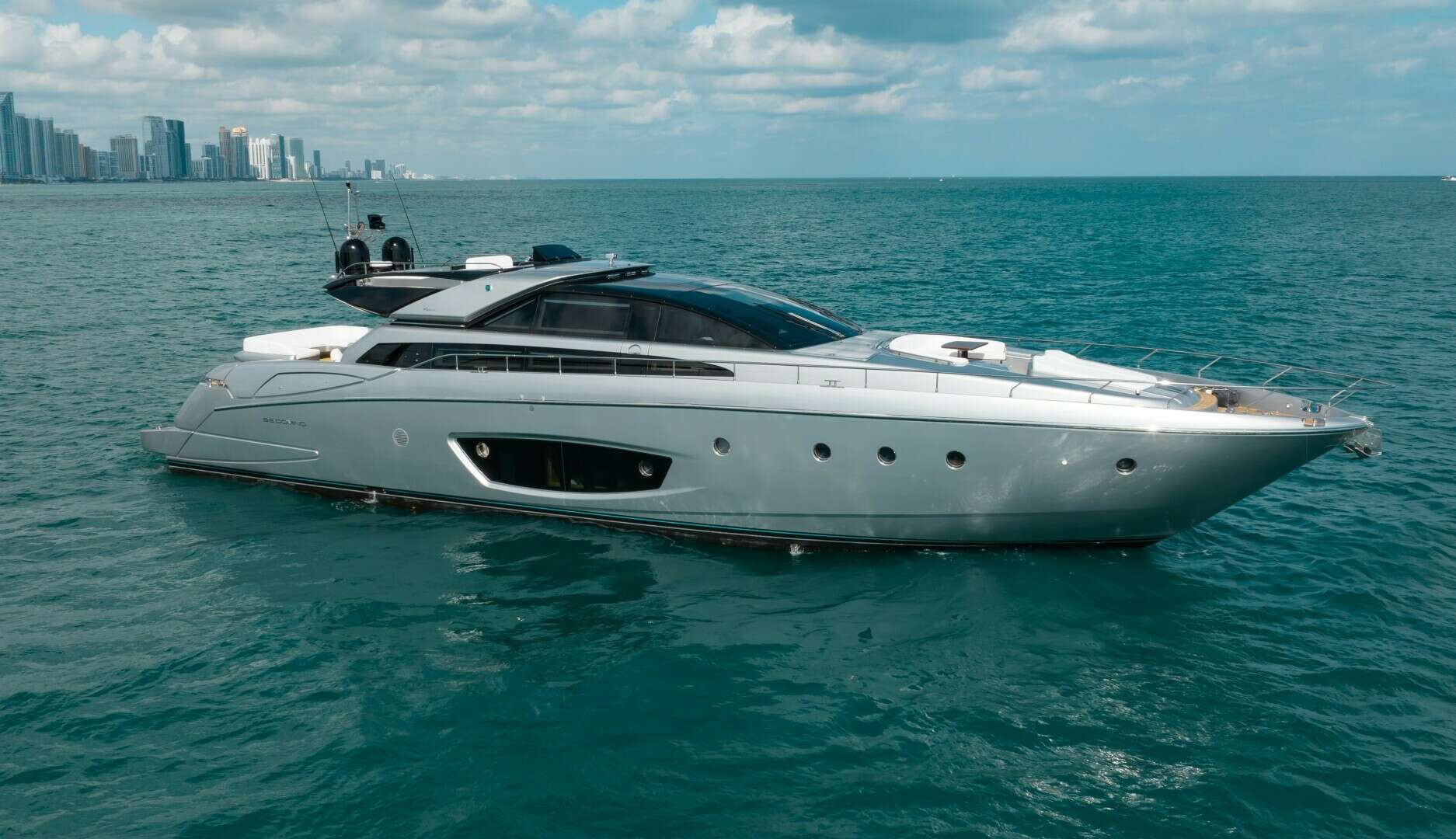 2014 86' Riva photo