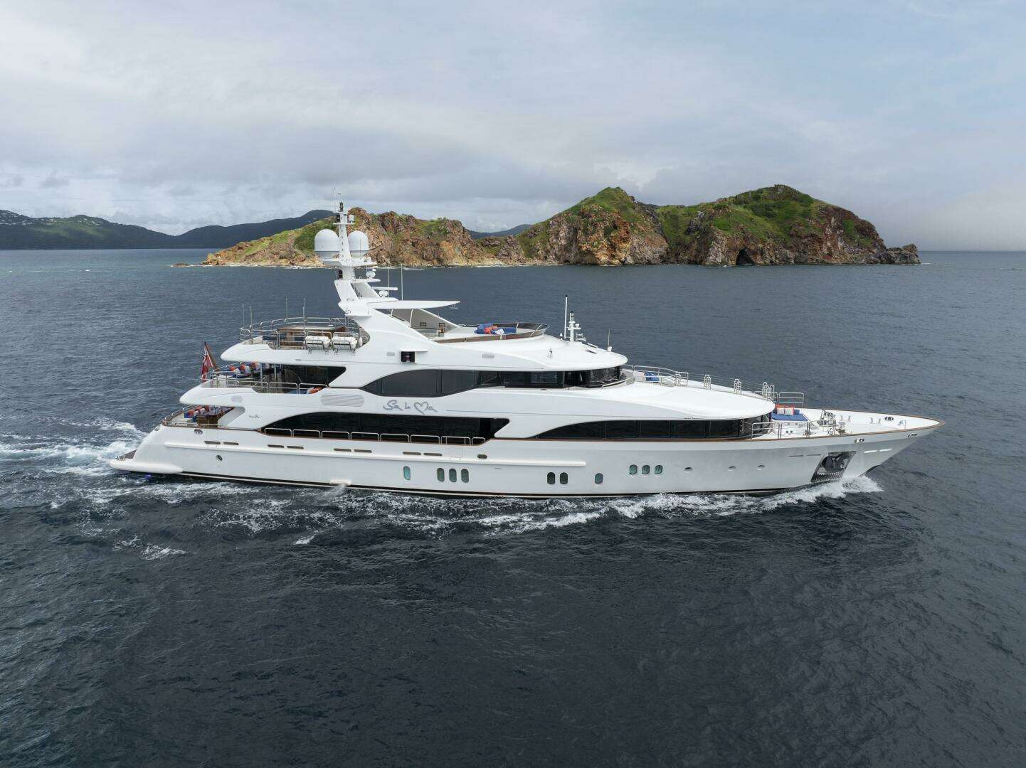 2011 143' Benetti photo