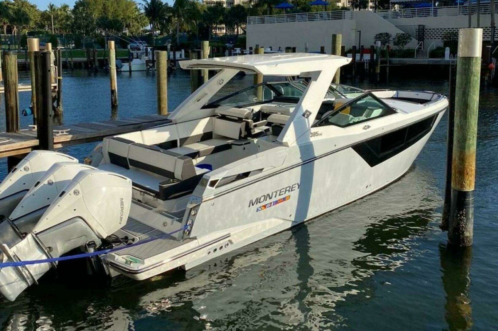 2022 38' Monterey photo