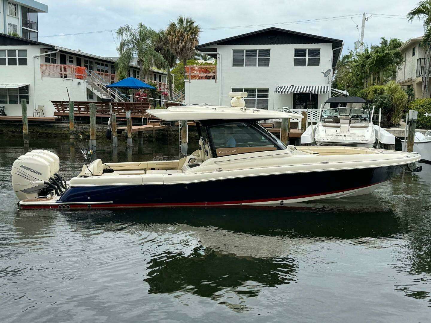 2022 35' Chris-Craft photo
