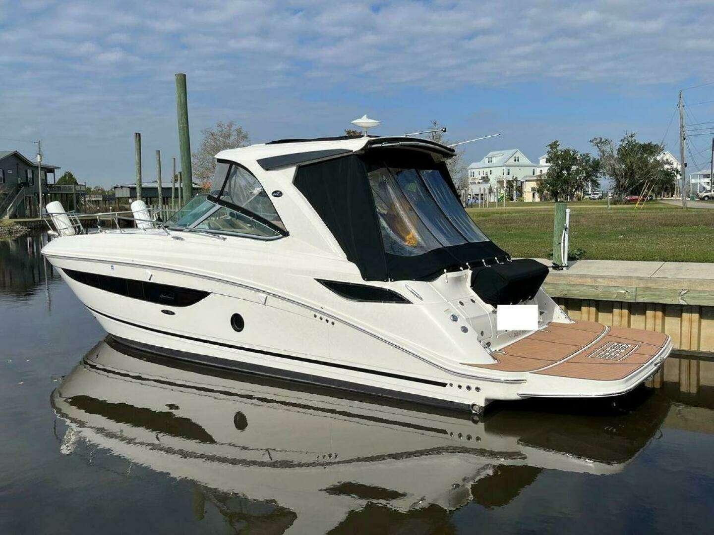 2017 35' Sea Ray photo