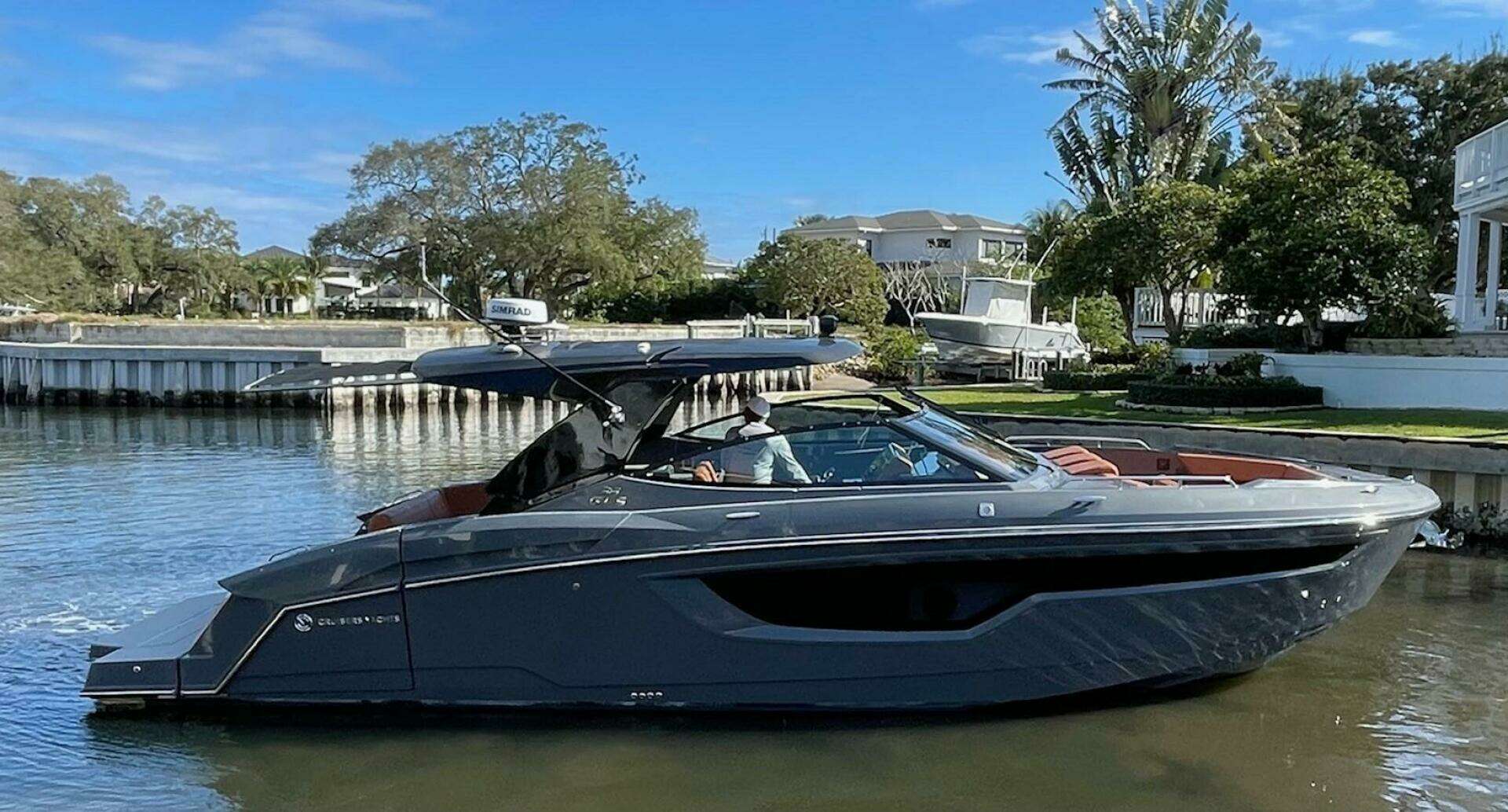 2023 38' Cruisers Yachts photo