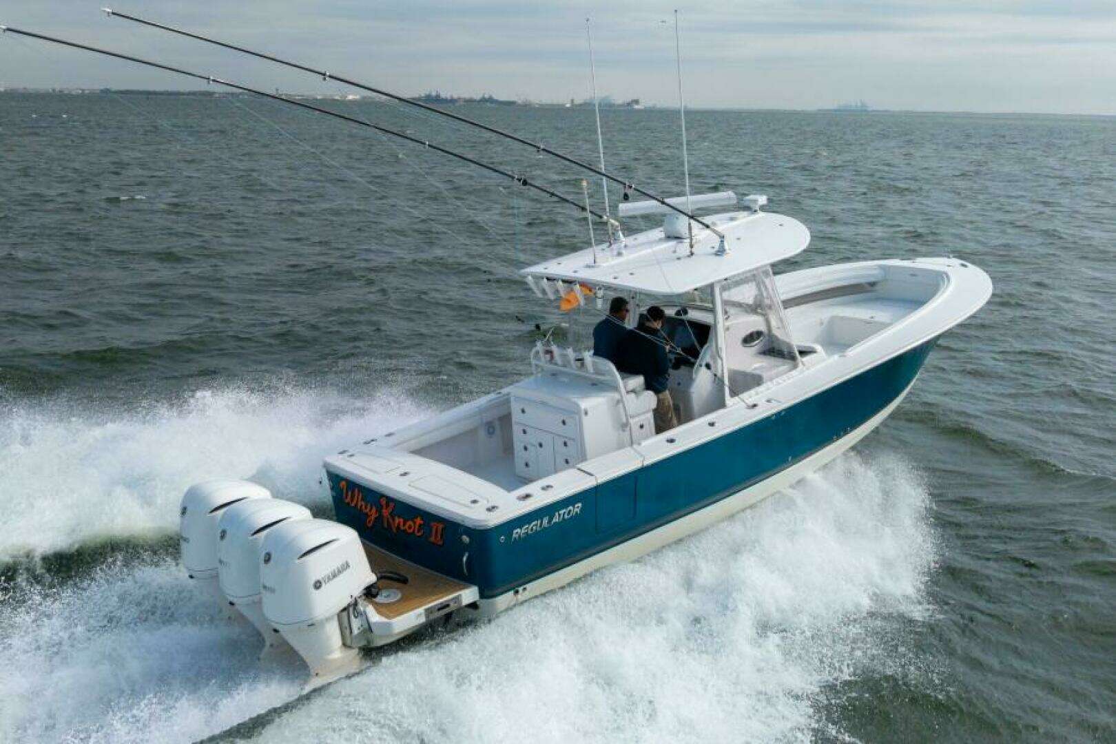 2018 34' Regulator photo