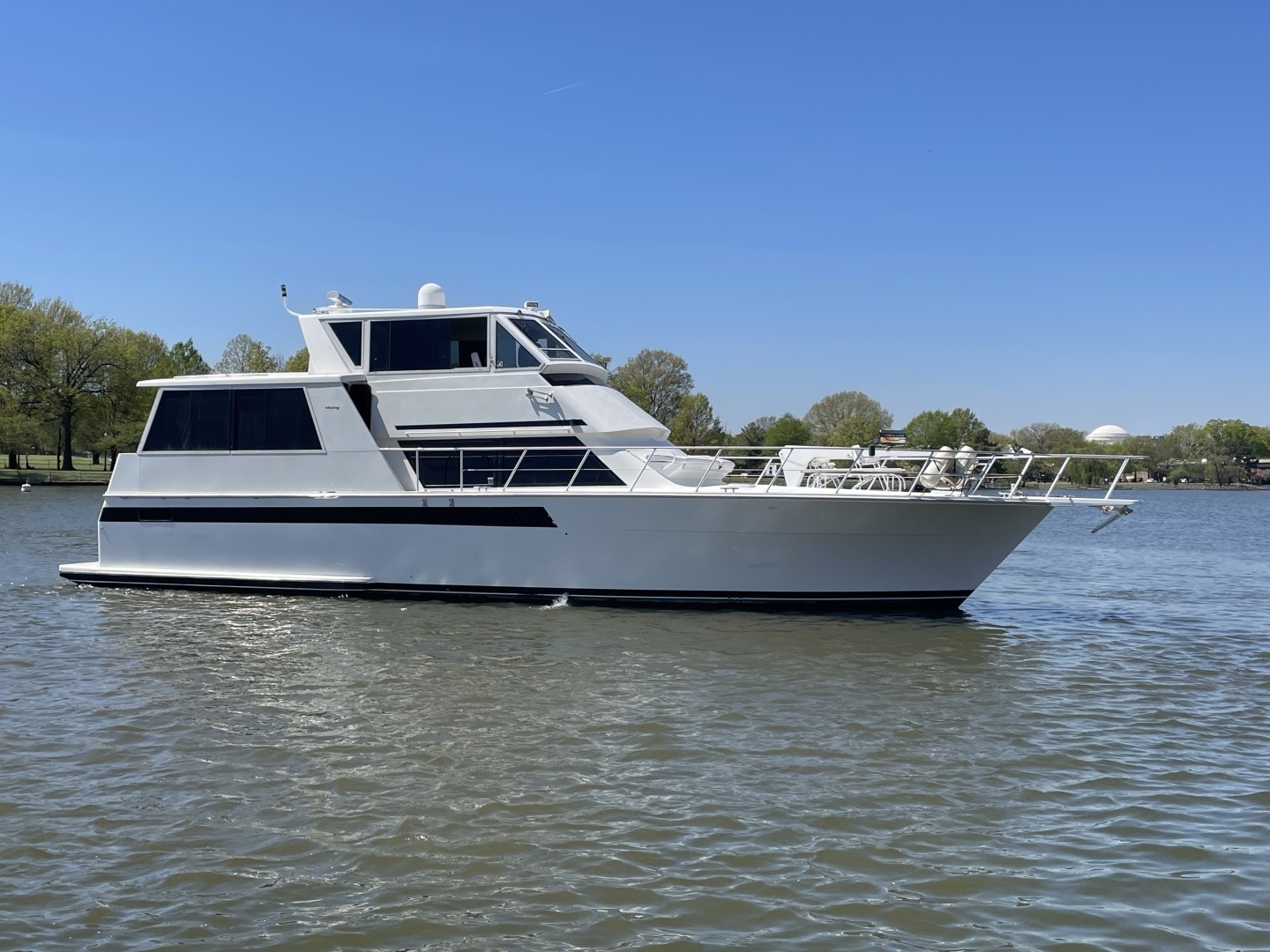 1995 54' Viking photo