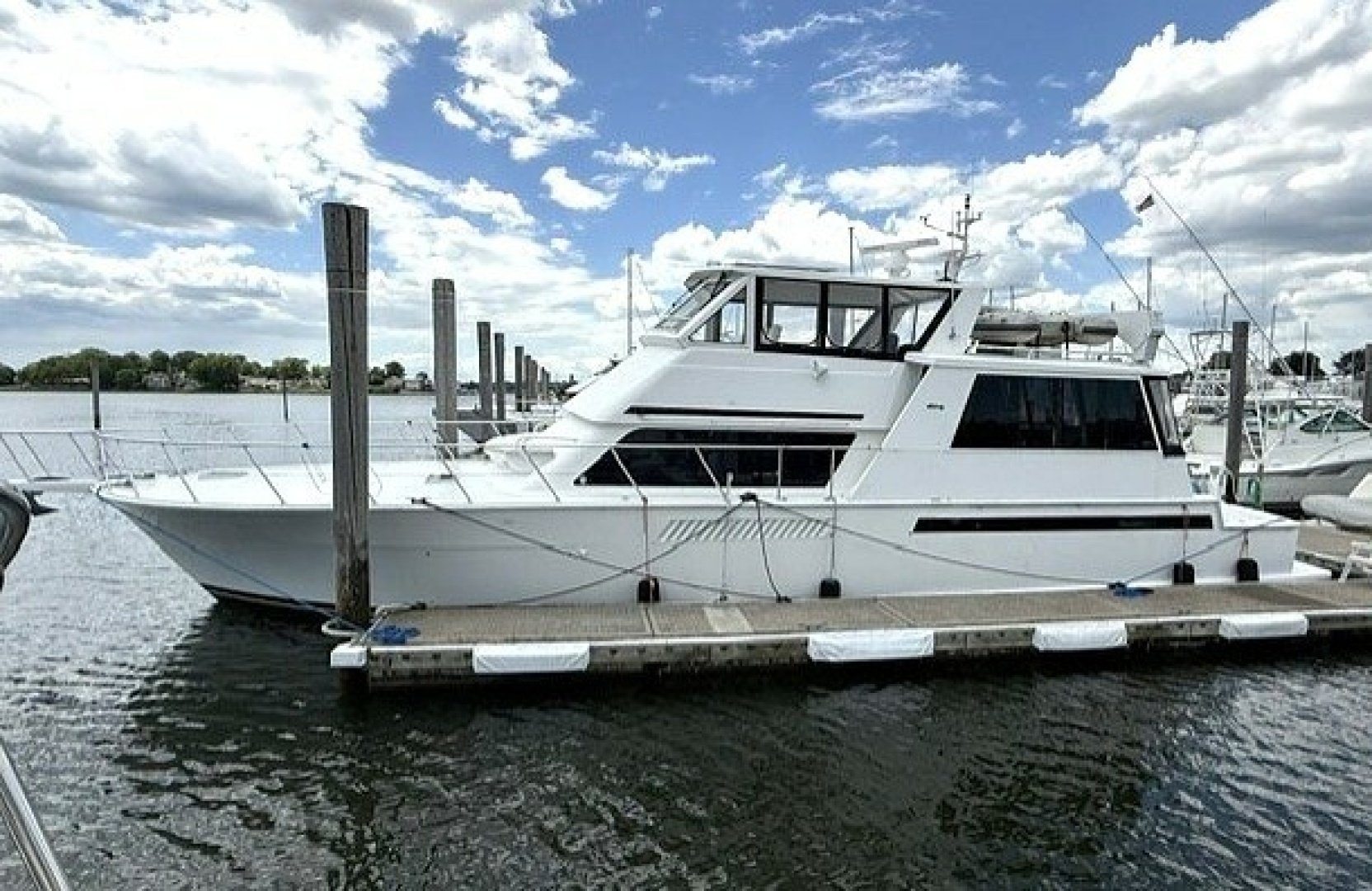 1998 60' Viking photo