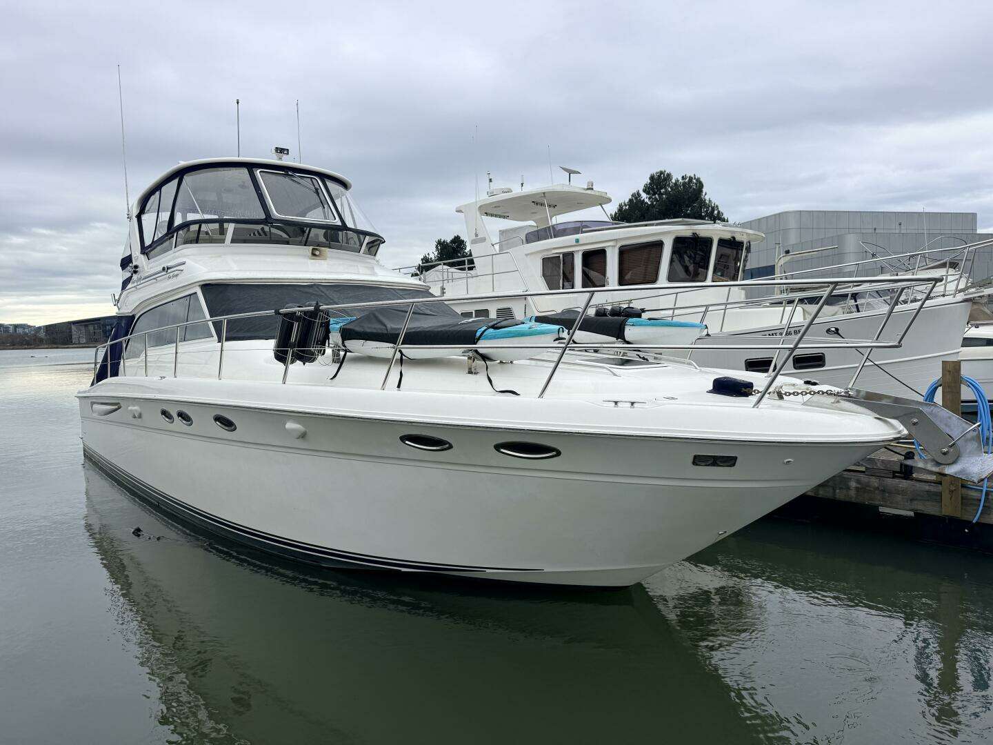 2000 48' Sea Ray photo