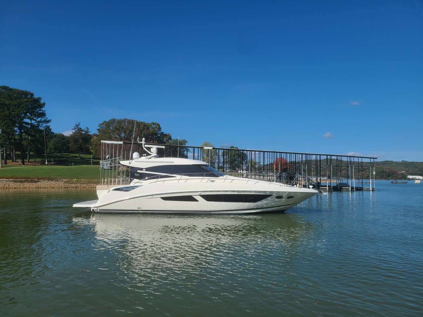 2015 47' Sea Ray photo