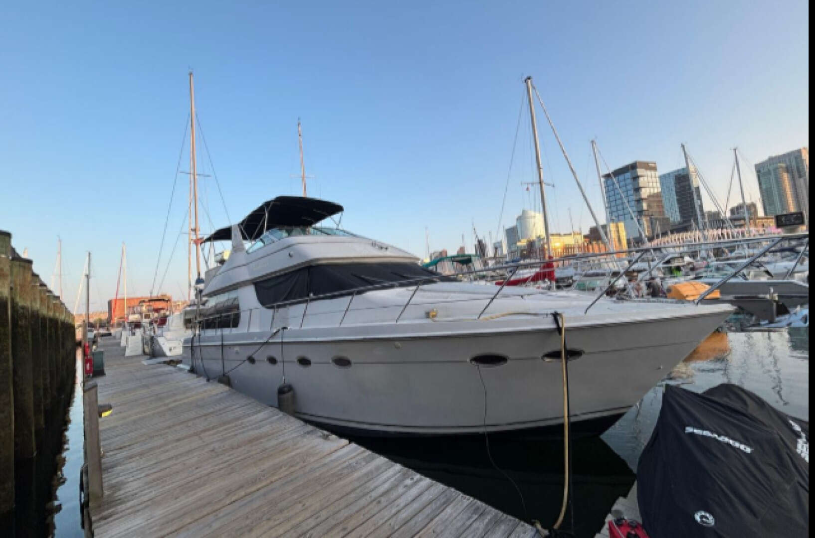 1998 53' Carver photo