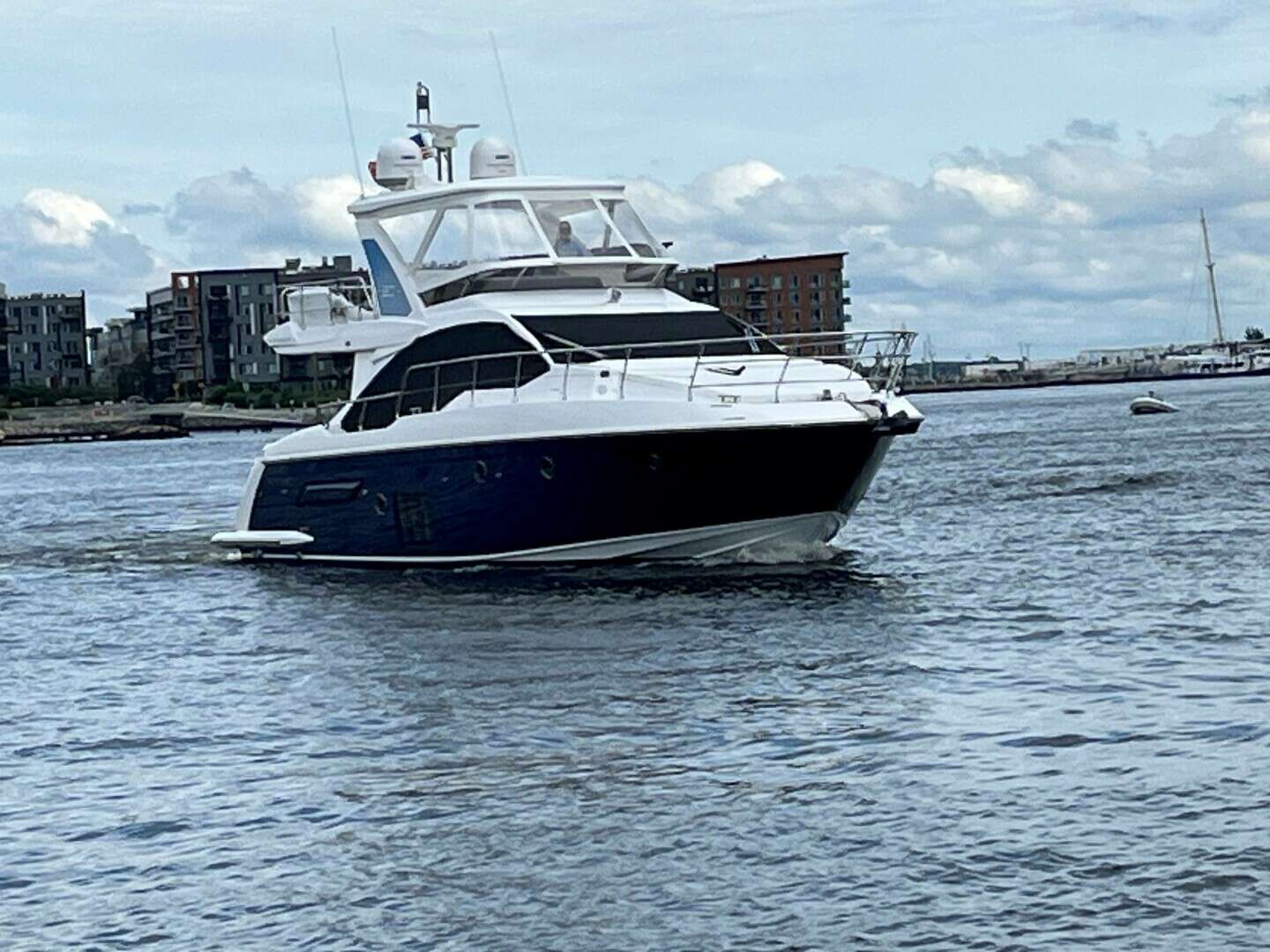2023 50' Azimut photo