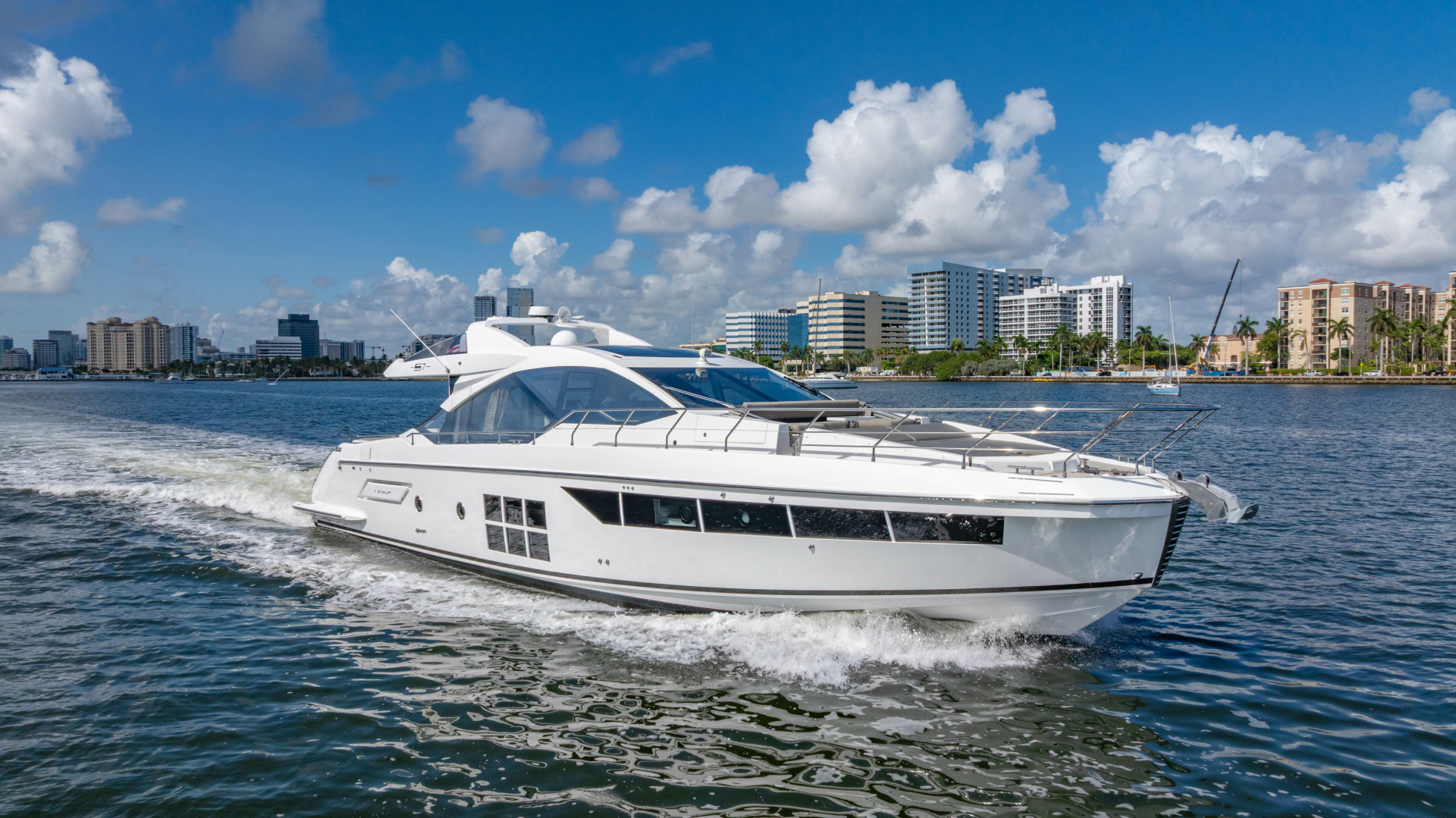 2019 70' Azimut photo