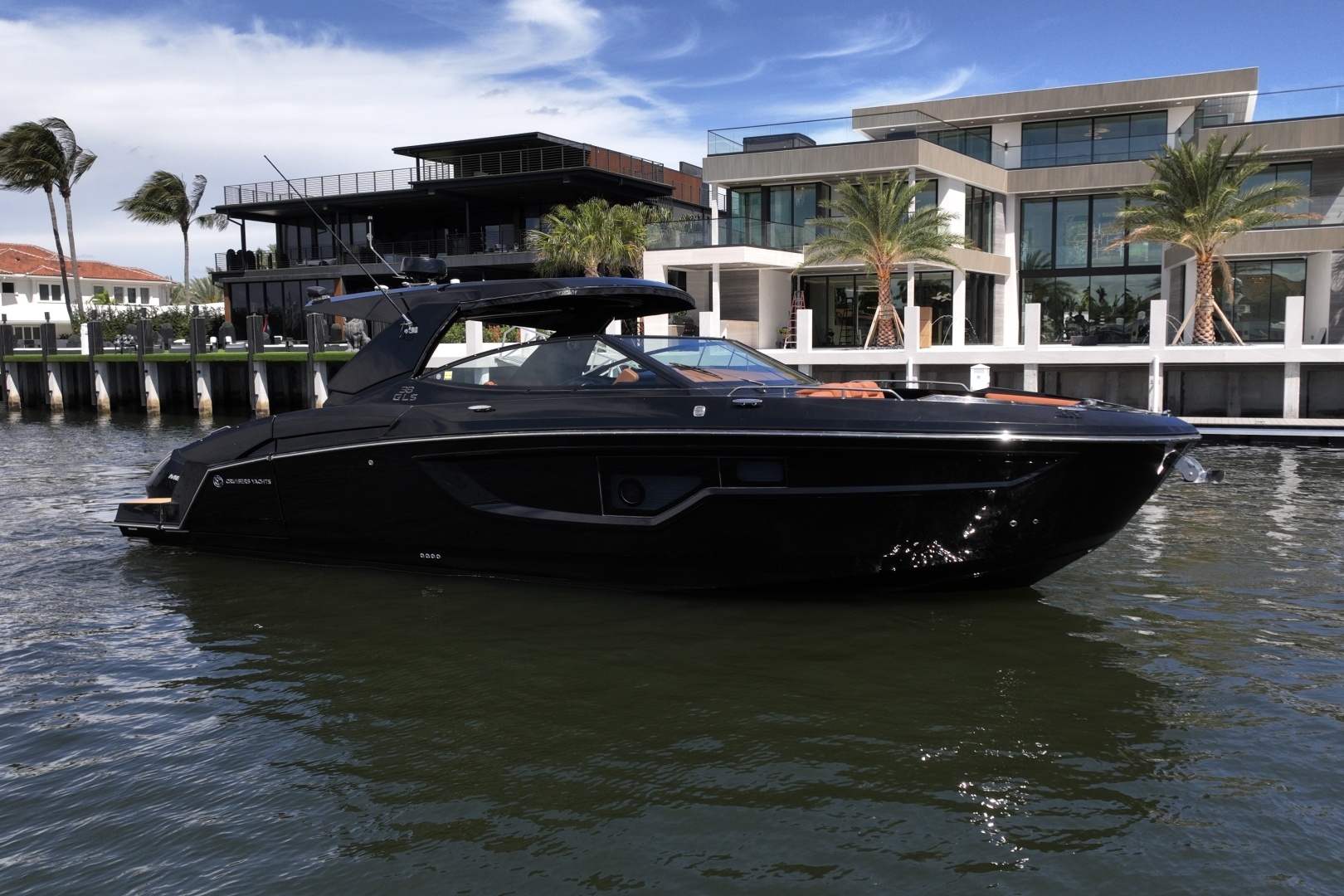 2022 38' Cruisers Yachts photo