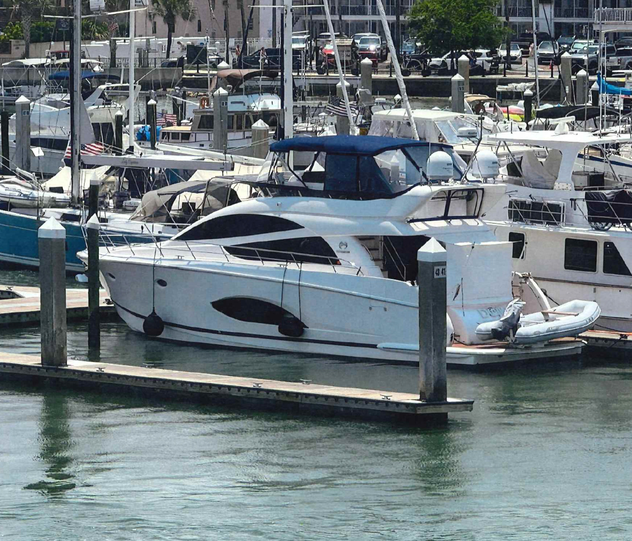 2020 56' Horizon photo