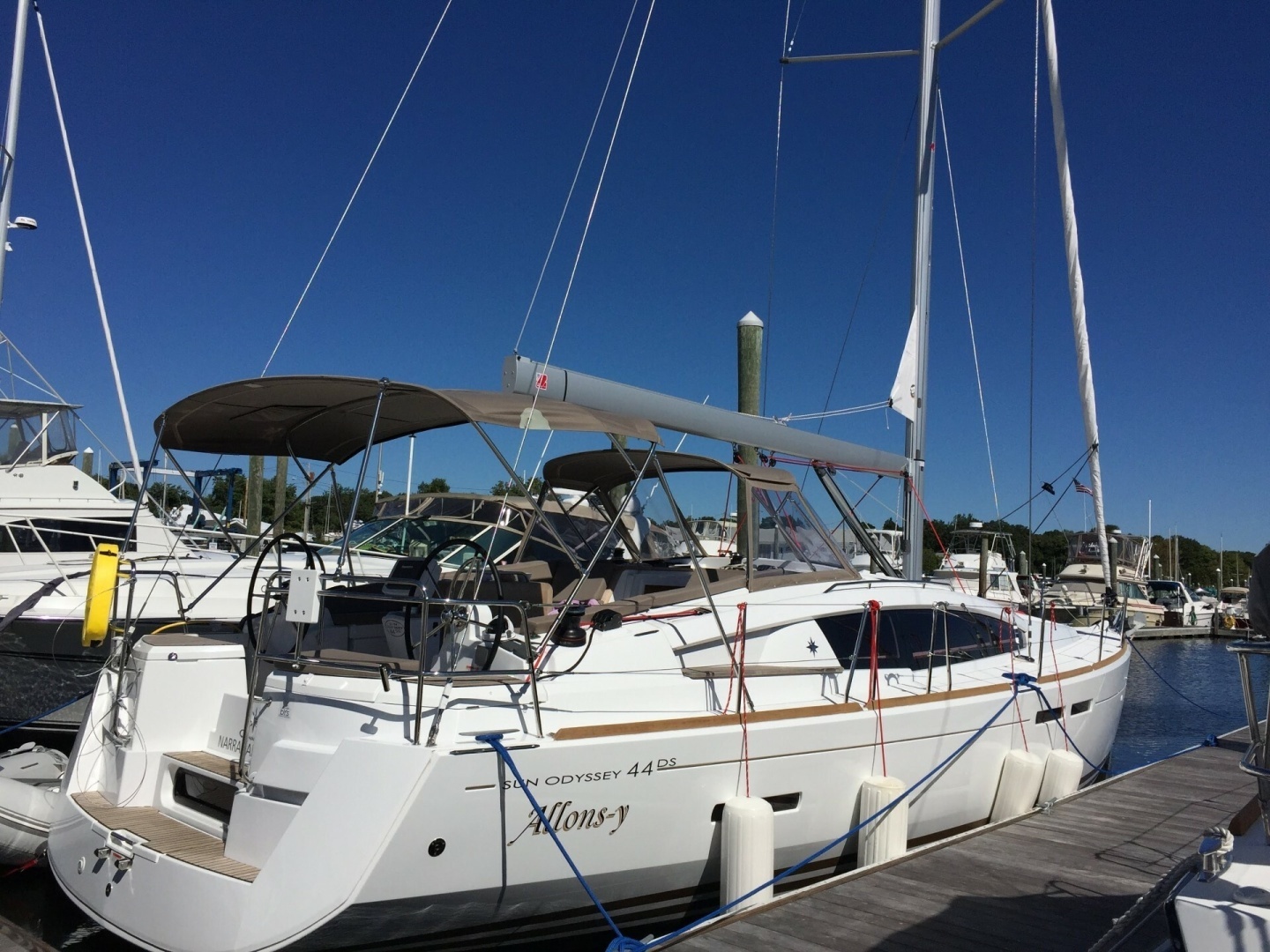 2016 44' Jeanneau photo