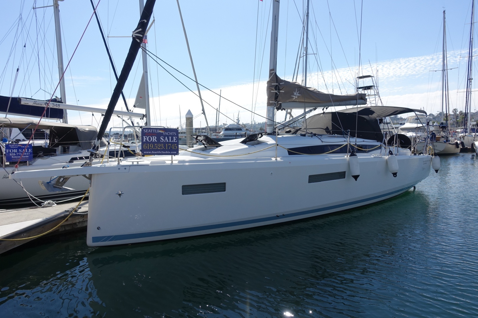 2023 38' Jeanneau photo