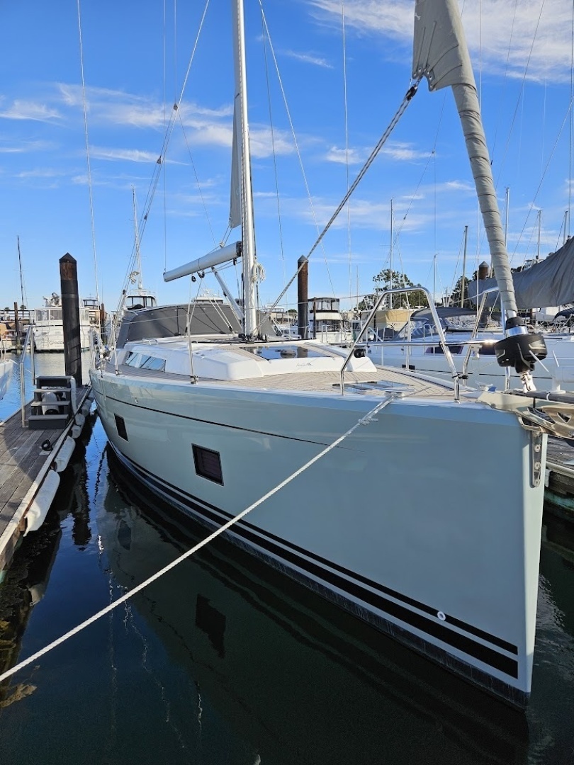 2018 44' Jeanneau photo