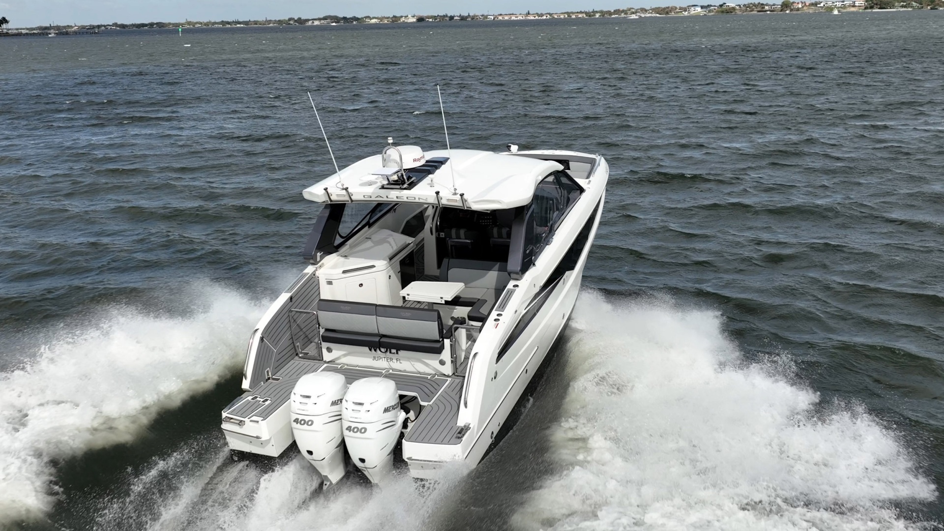 2023 32' Galeon photo