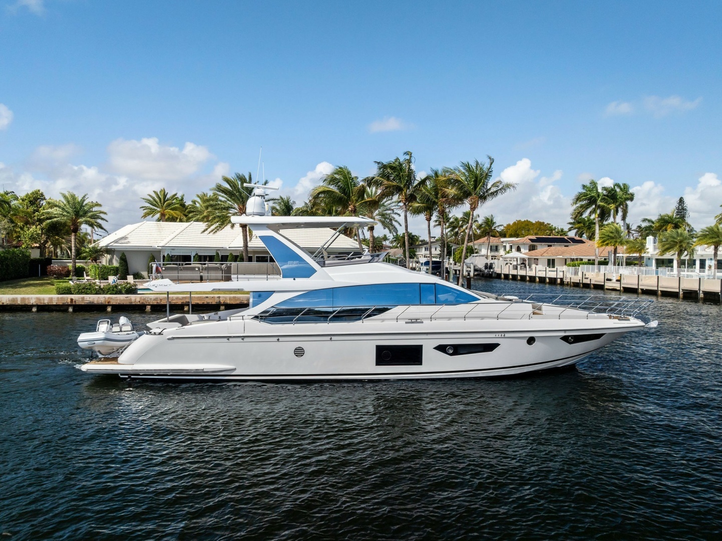 2020 66' Azimut photo