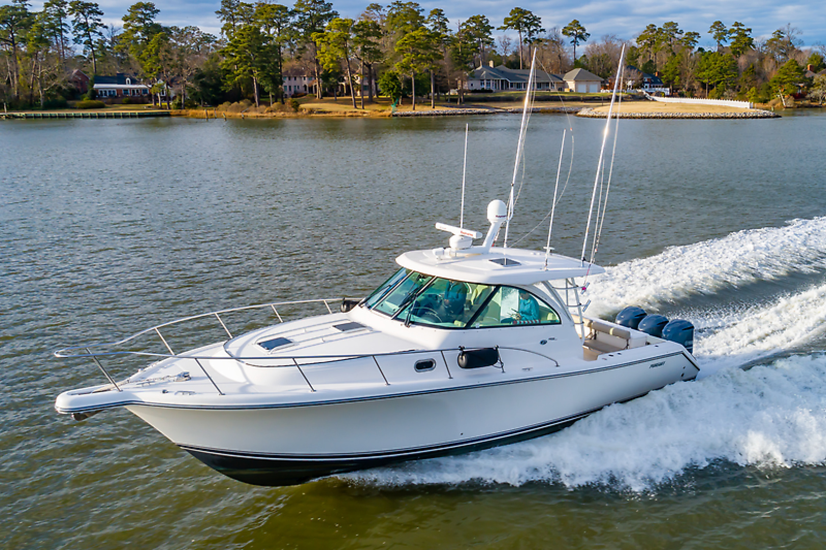 2015 38' Pursuit photo