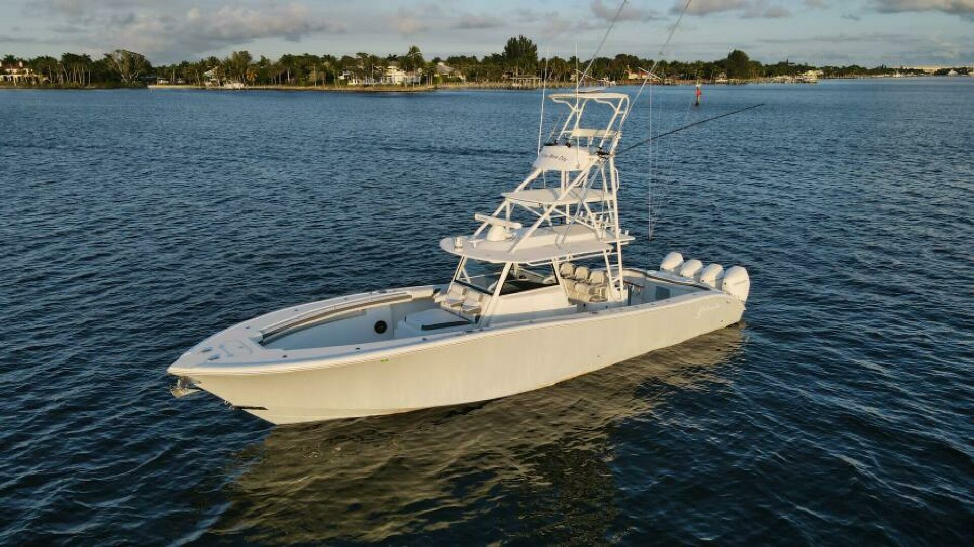 2019 42' Yellowfin photo