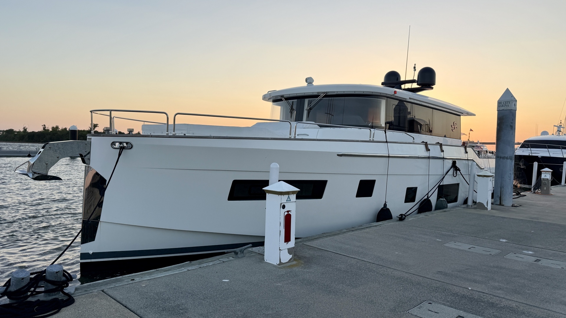 2021 58' Sirena photo