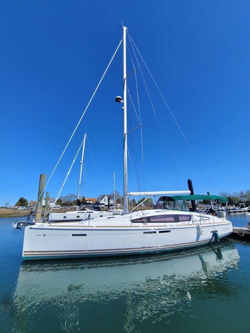 2017 44' Jeanneau photo