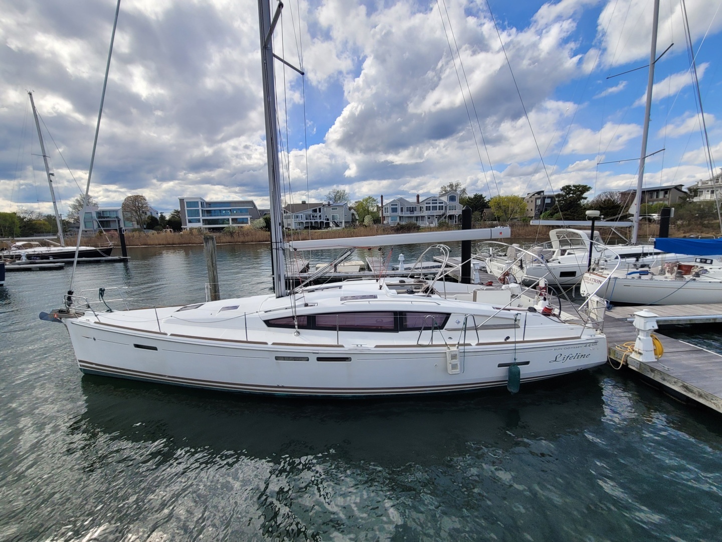 2017 44' Jeanneau photo