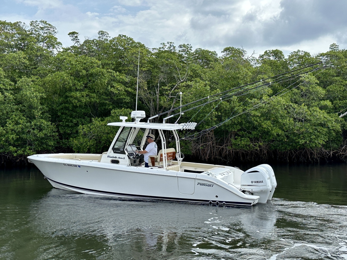 2019 28' Pursuit photo