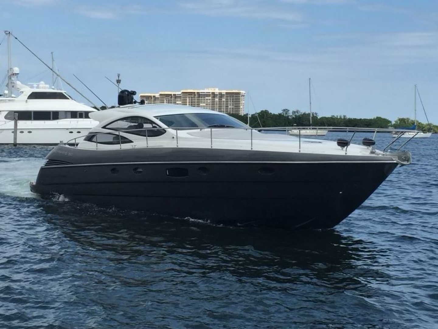 2006 50' Pershing photo