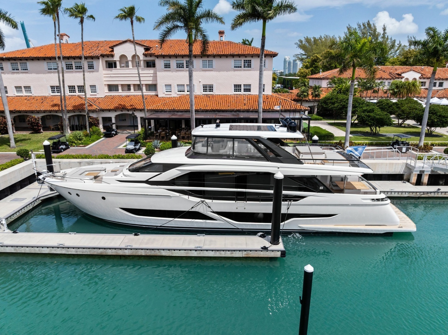 2023 86' Ferretti Yachts photo