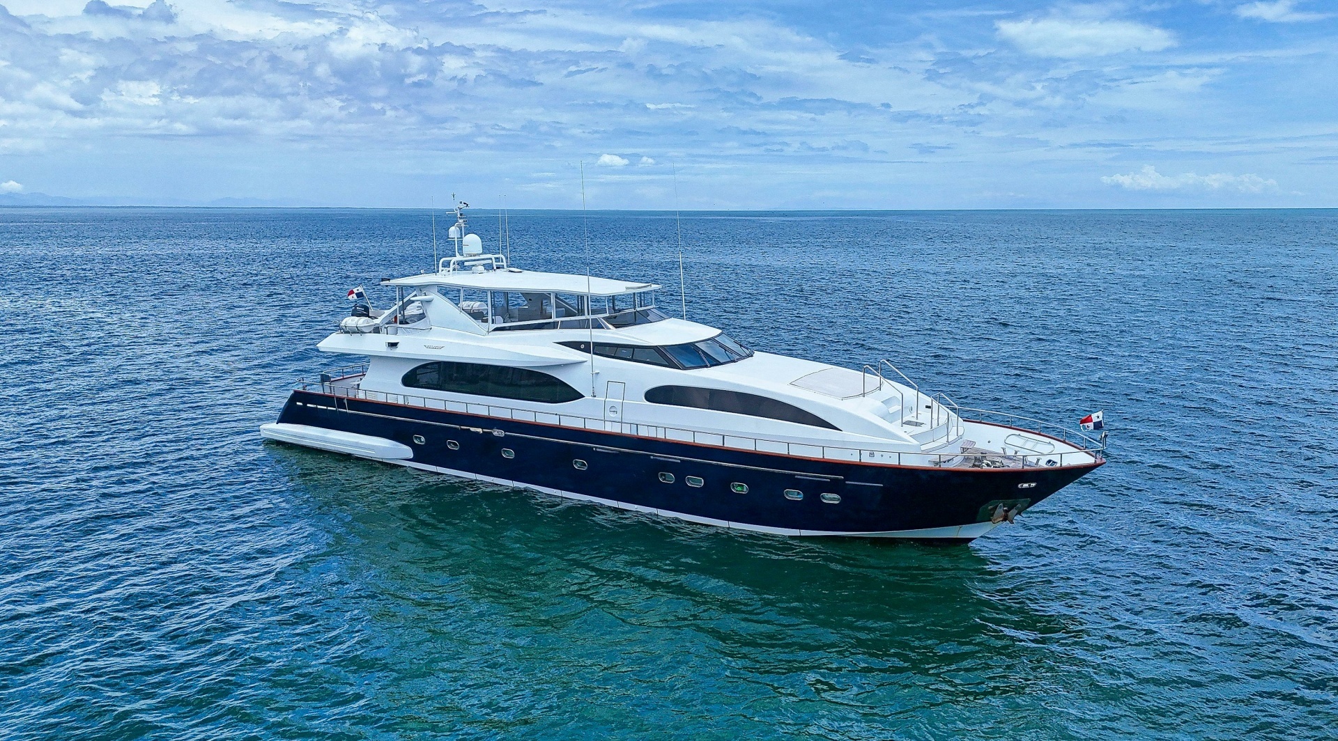 2005 102' Falcon photo