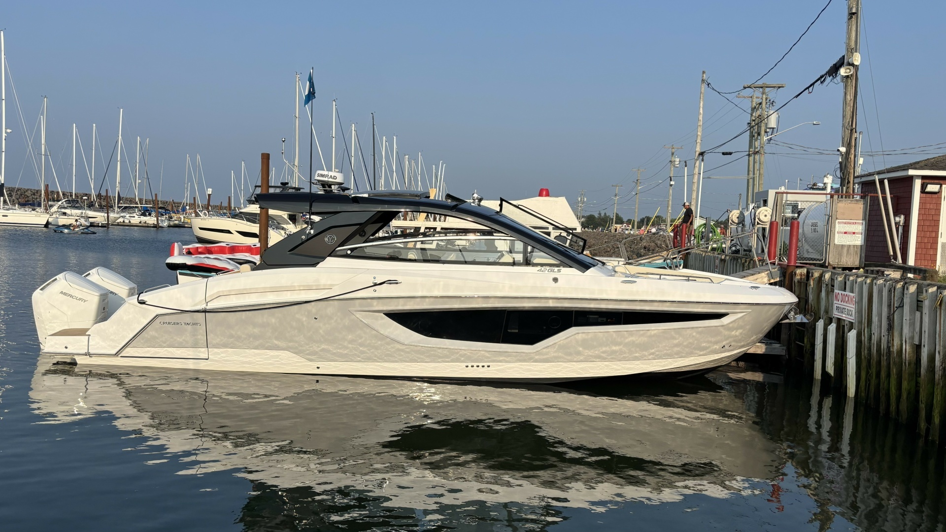 2024 42' Cruisers Yachts photo
