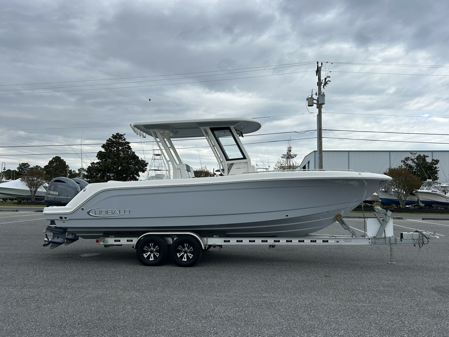 2021 27' Robalo photo