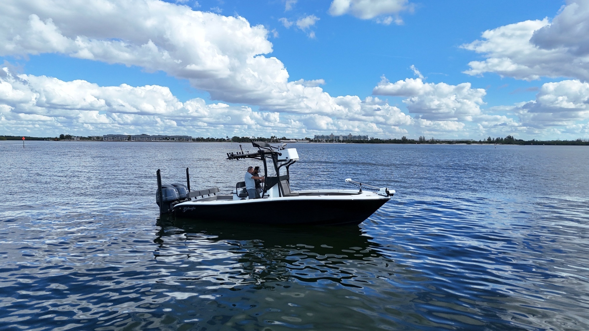 2018 26' Yellowfin photo