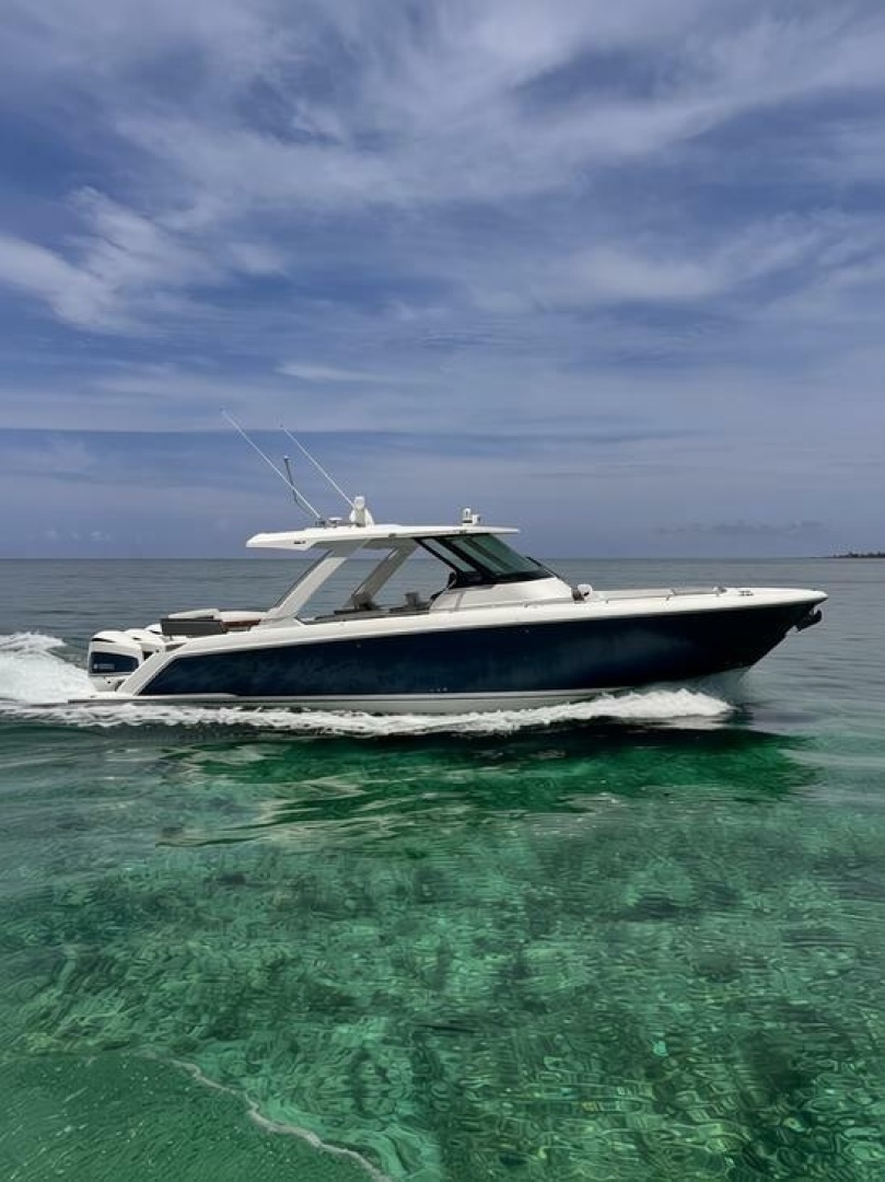 2019 38' Tiara Yachts photo