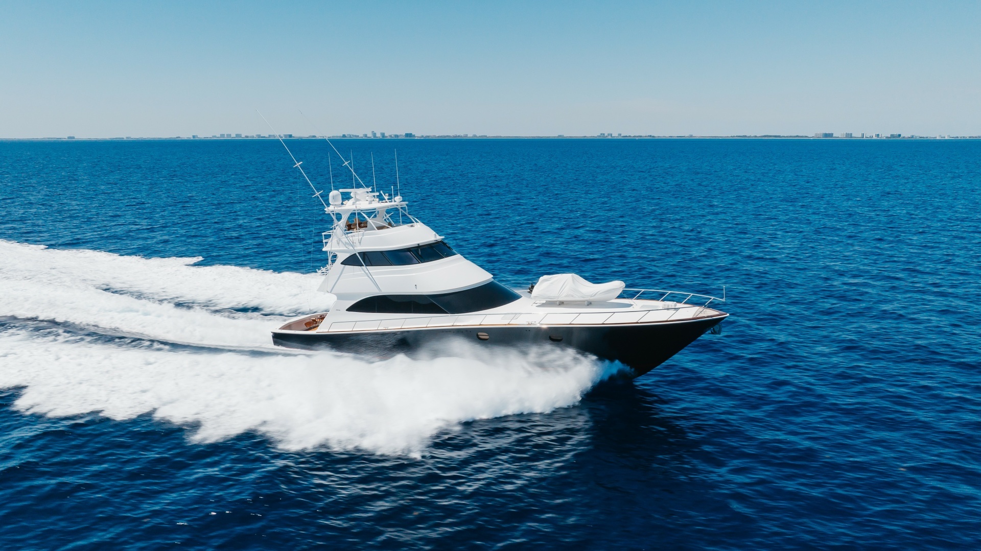 2016 82' Viking photo