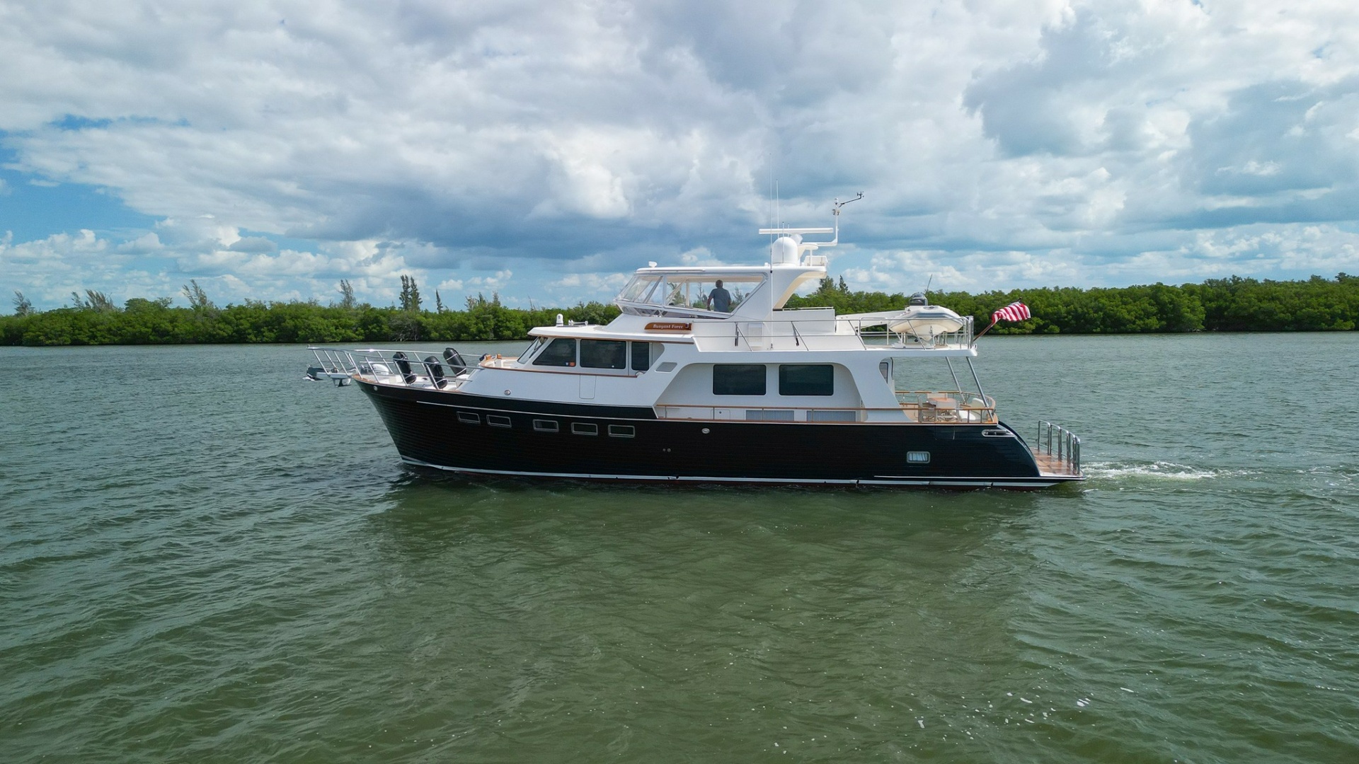 2016 67' Marlow photo