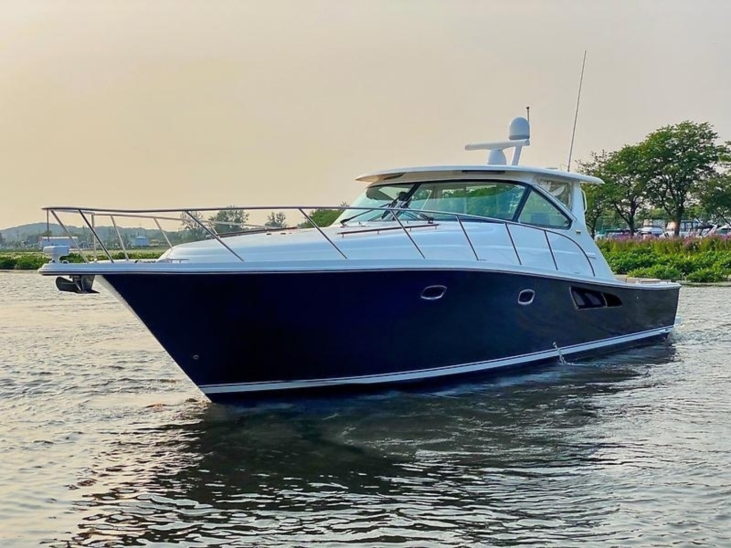 2014 43' Tiara Yachts photo
