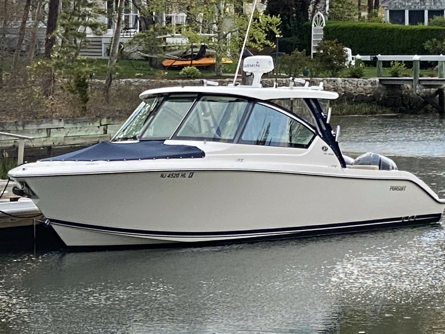 2017 30' Pursuit photo