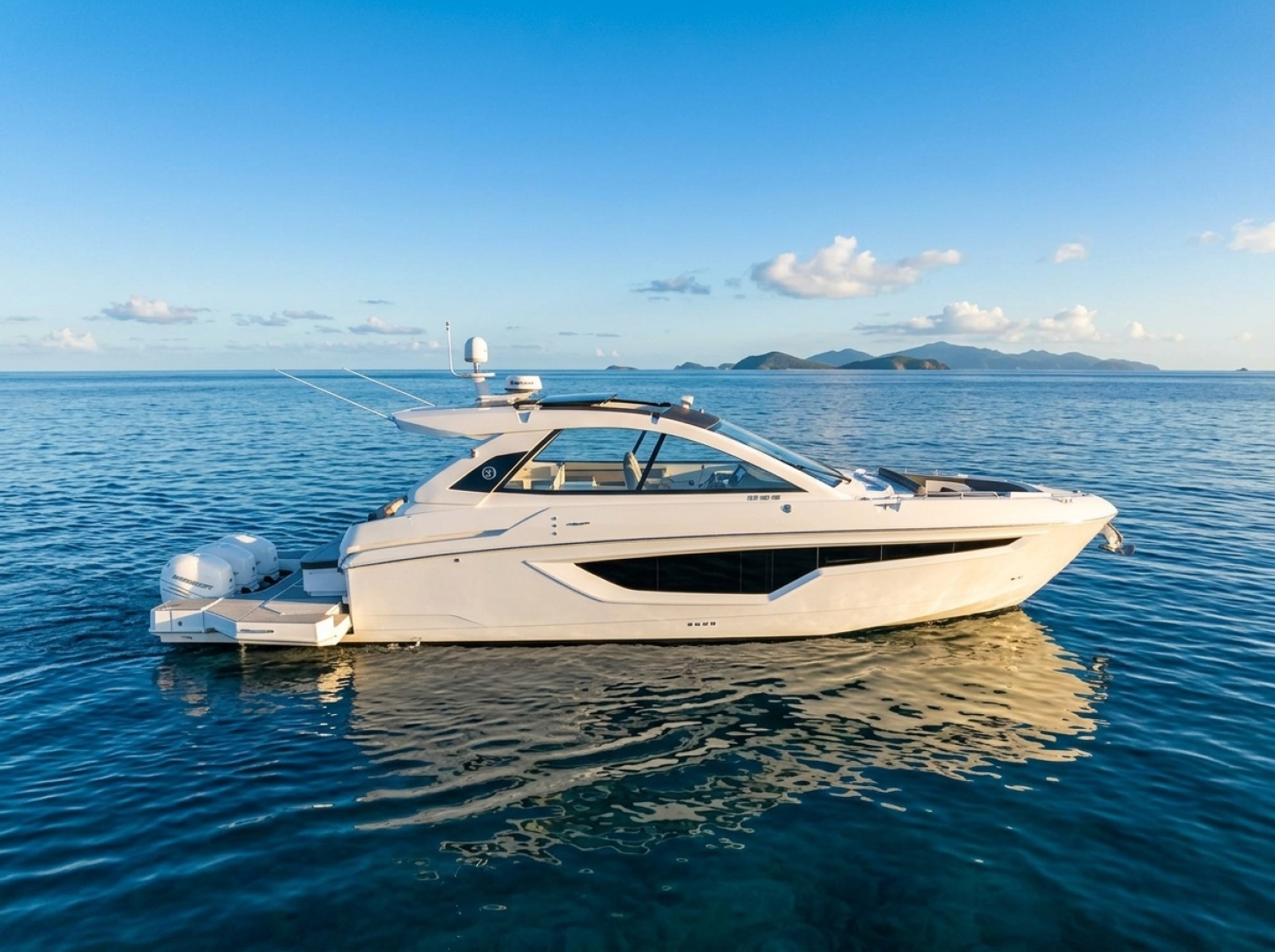 2021 42' Cruisers Yachts photo