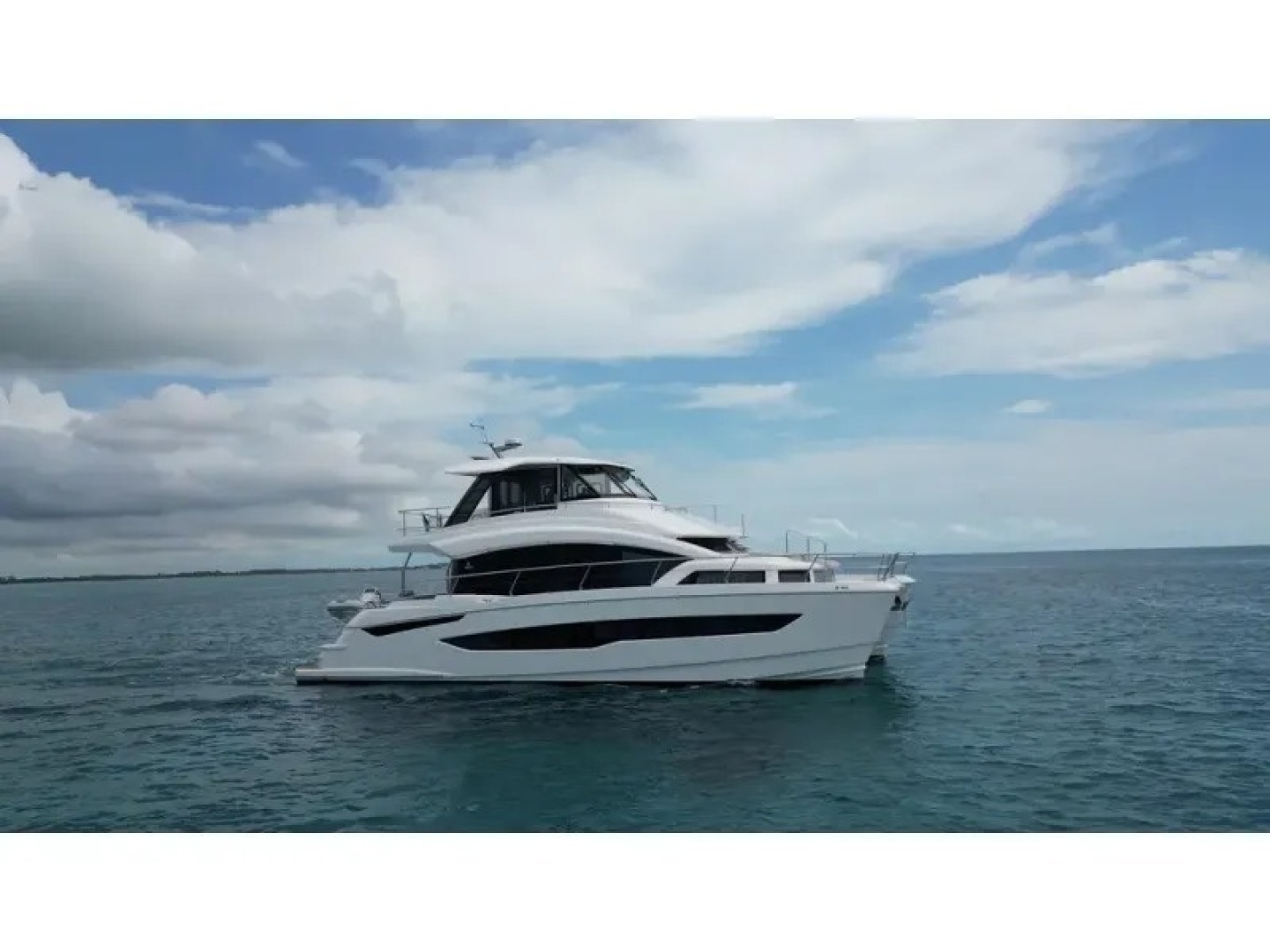 2025 54' Aquila photo