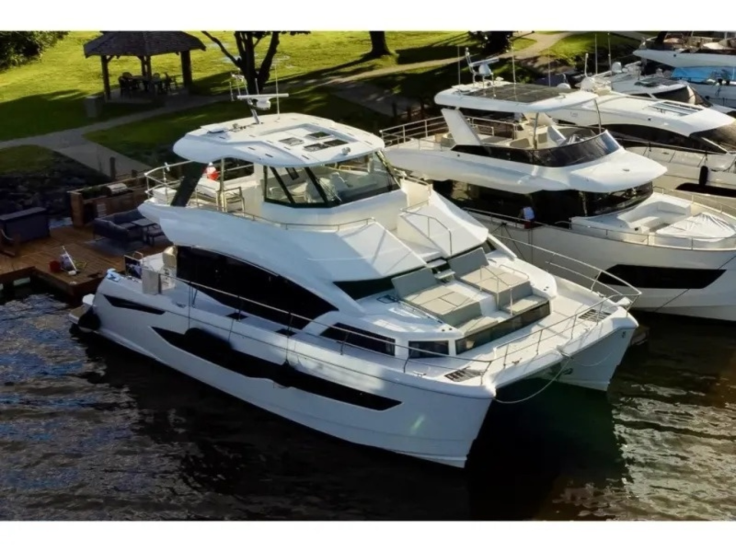 2024 54' Aquila photo