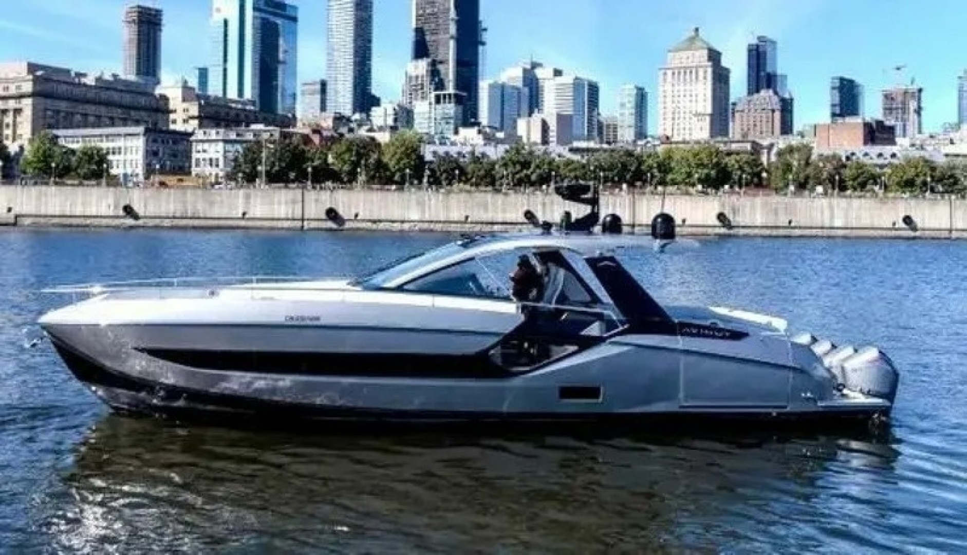 2023 48' Azimut photo