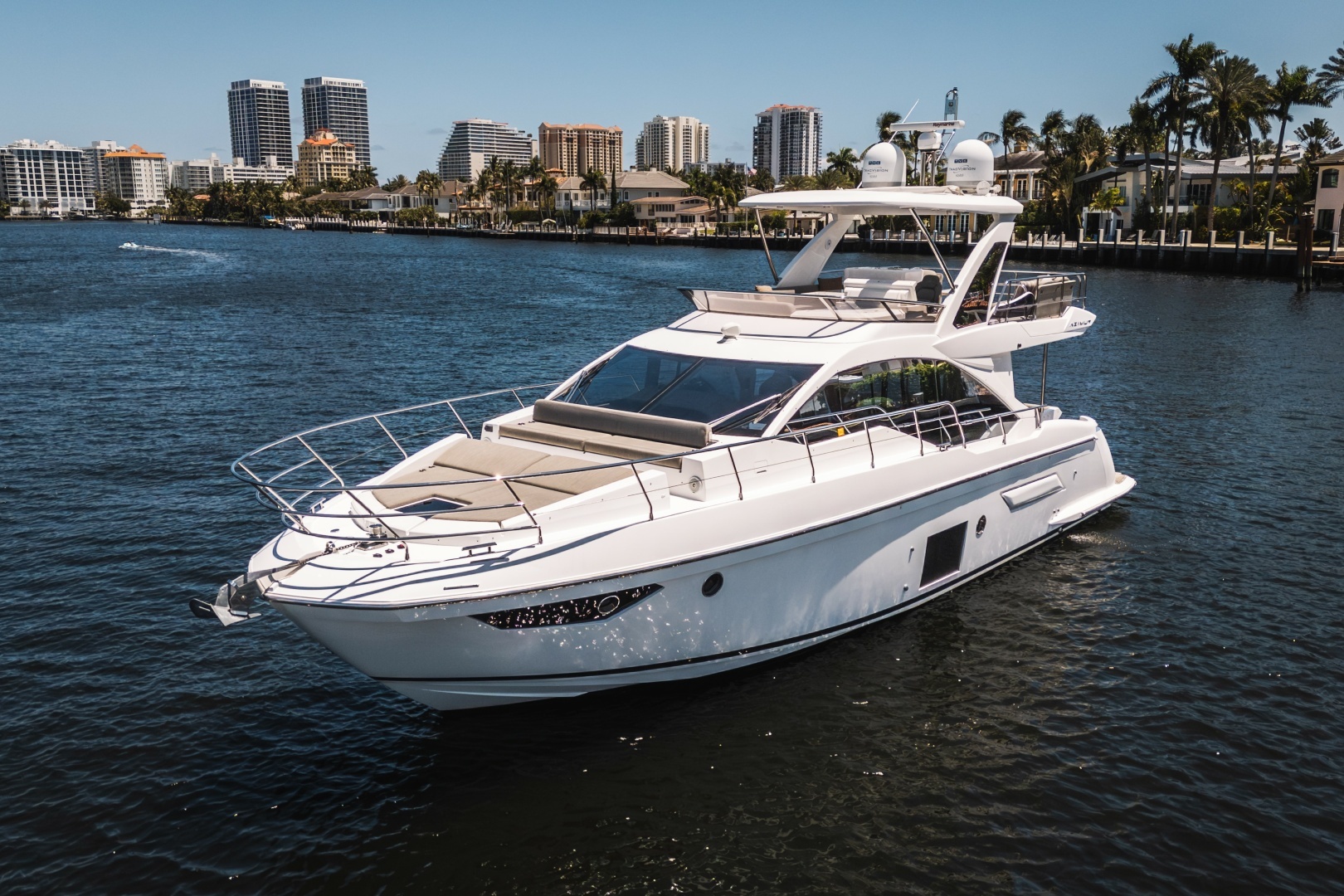 2021 50' Azimut photo