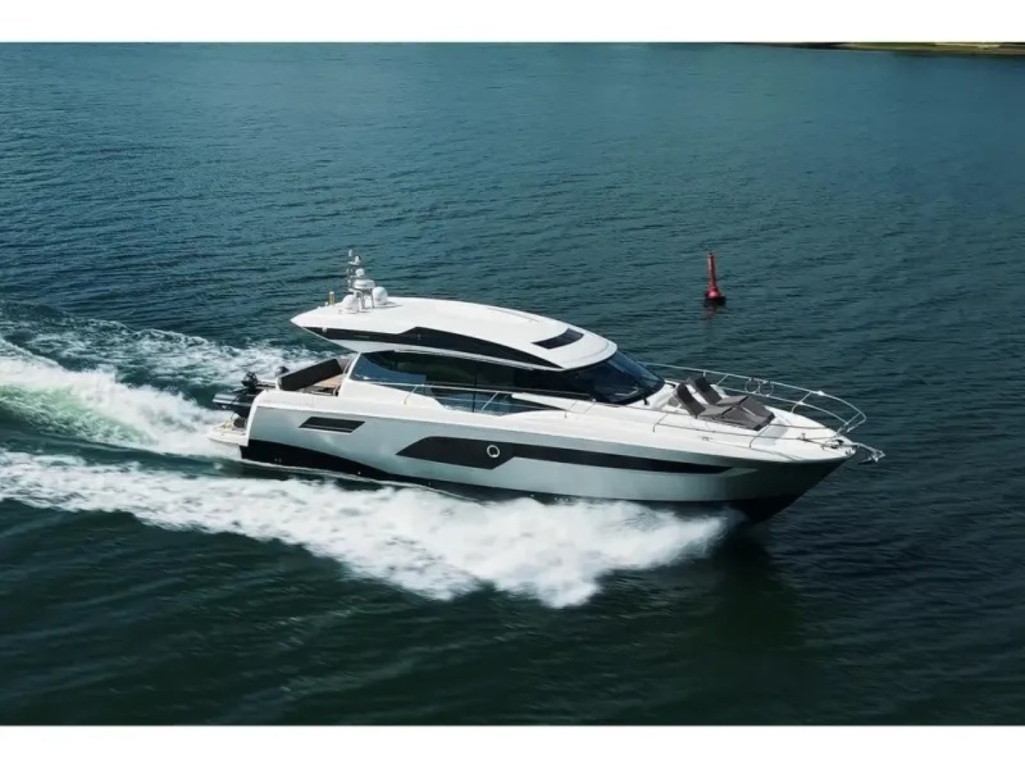 2018 52' Present Yachts photo