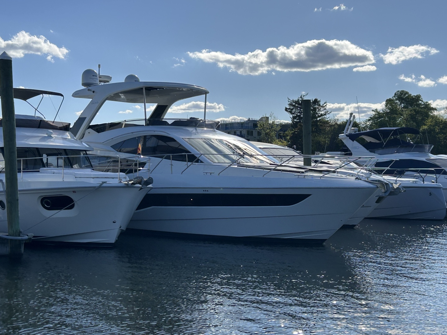 2019 55' Galeon photo