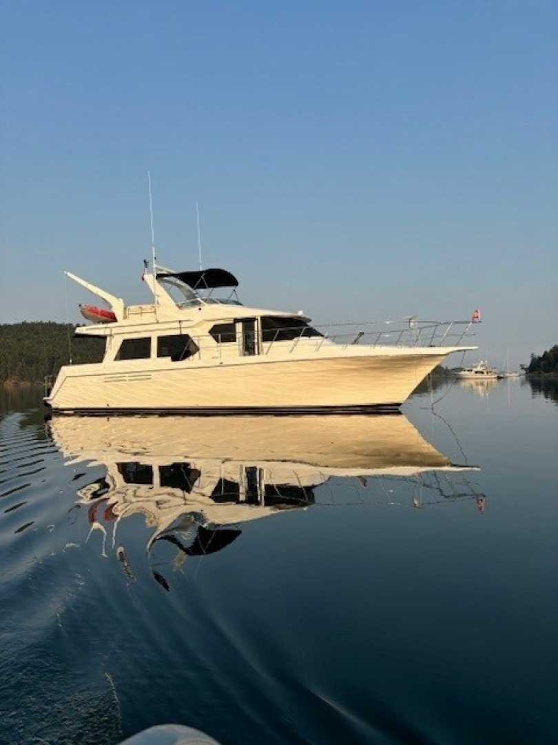 2001 48' Navigator photo