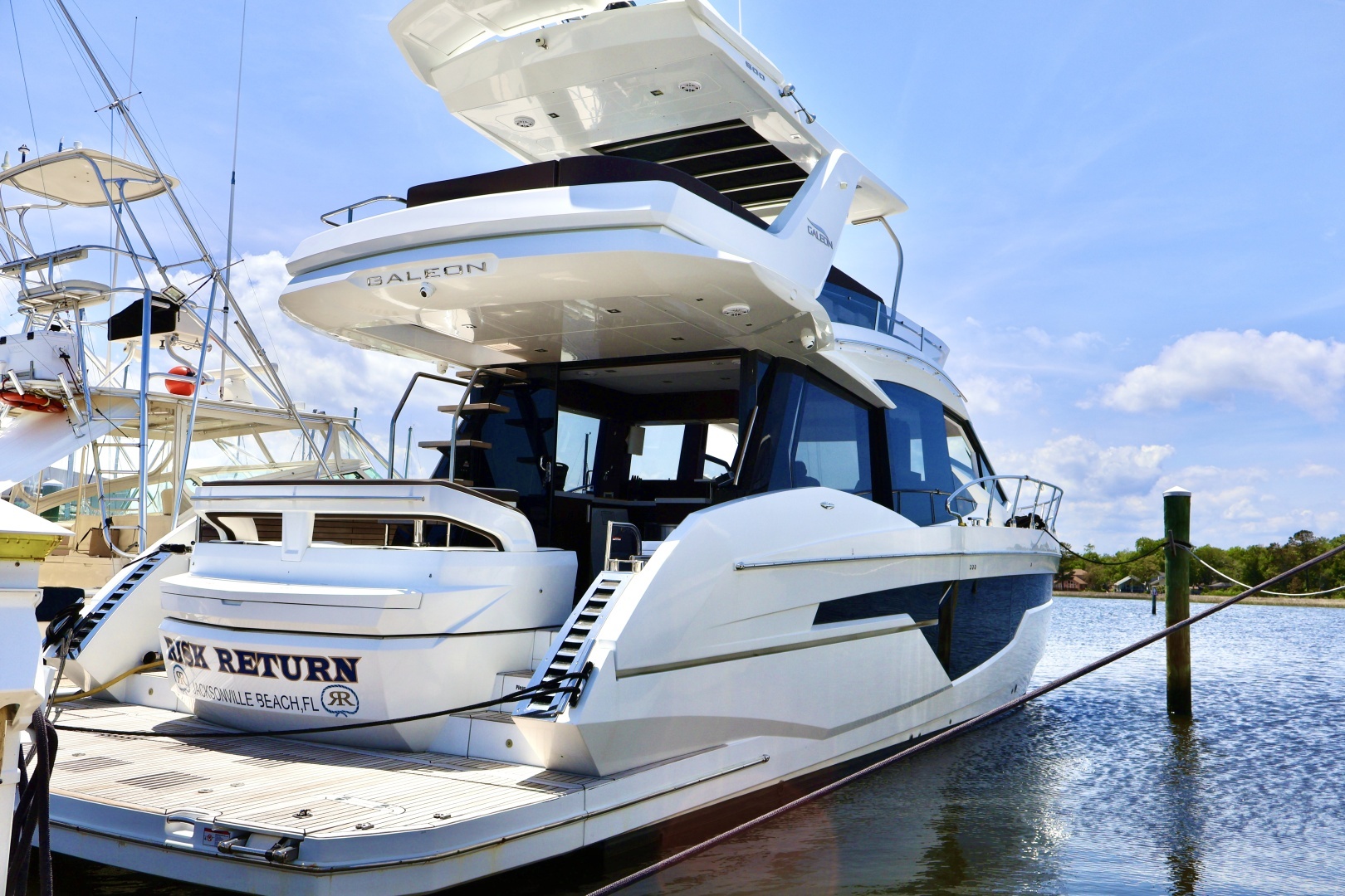 2022 50' Galeon photo