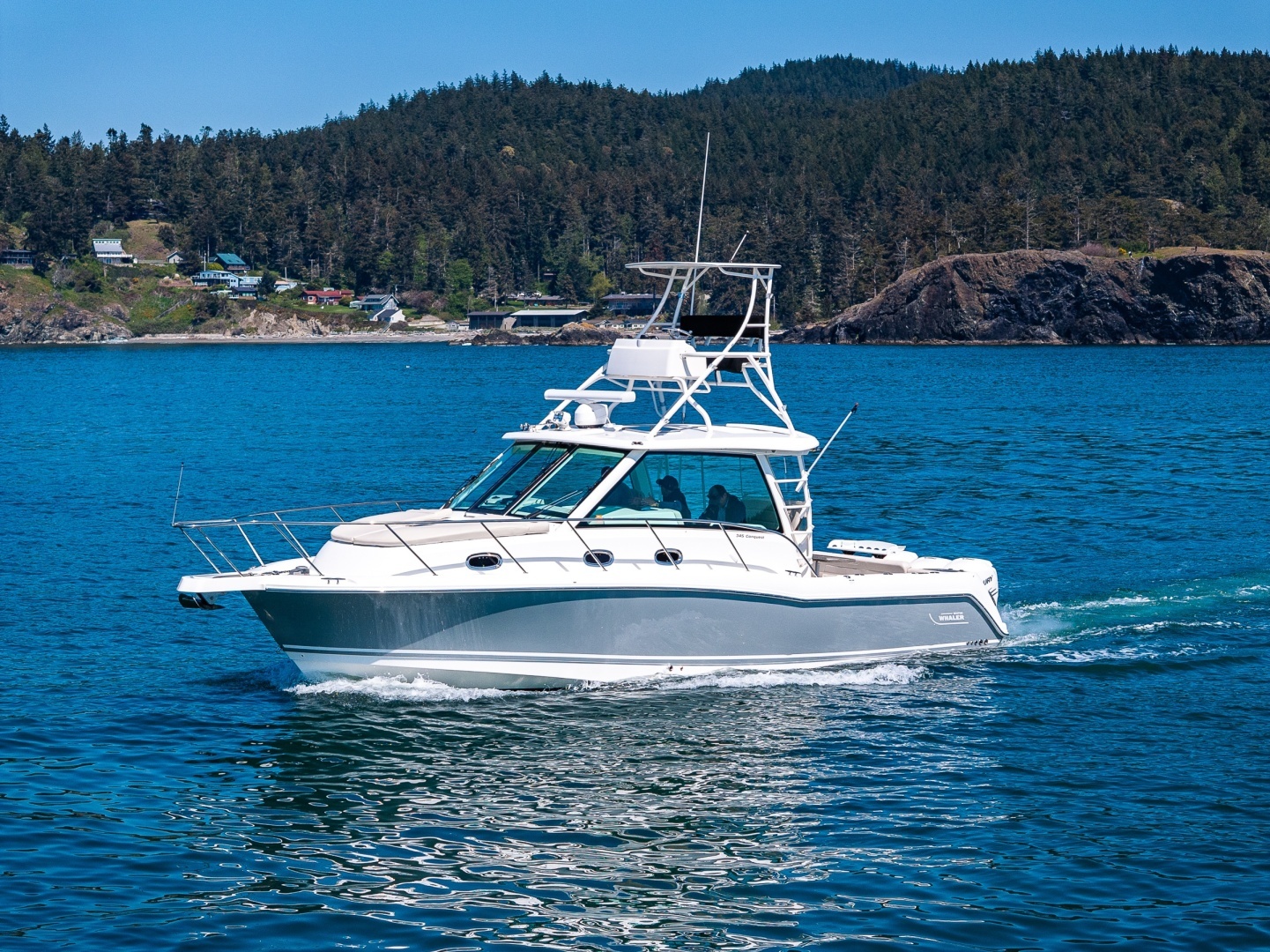 2019 35' Boston Whaler photo