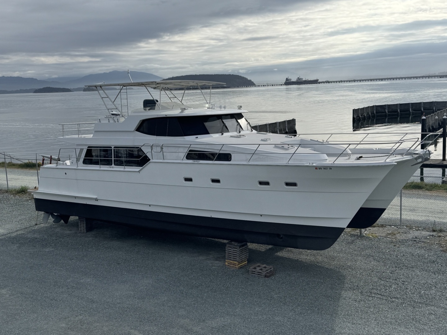 2009 58' Powercat photo
